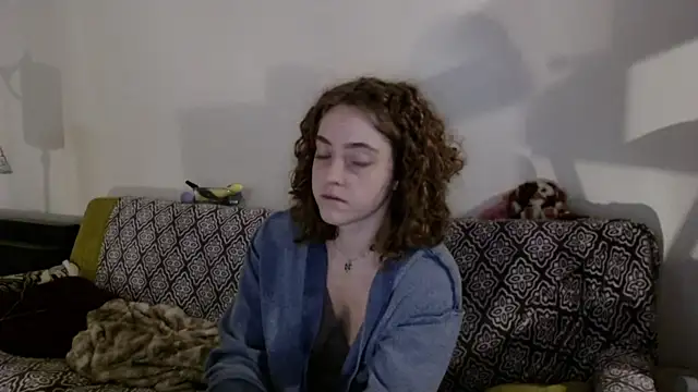 Snapshot of DeliaBlew chatting on December 2025 01:56:01 PM DeliaBlew online show from December 2025 01:56:01 PM