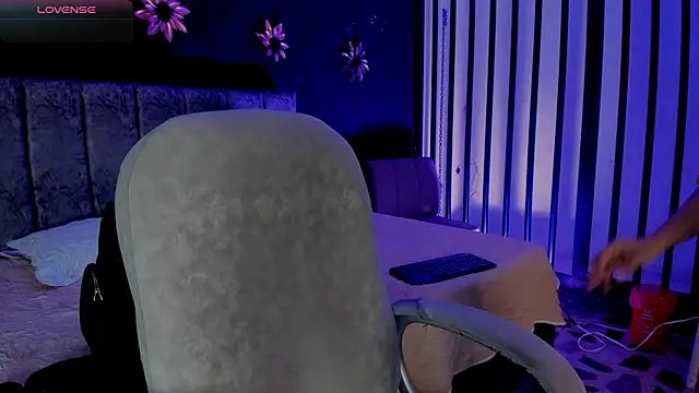 Cherrybombs  online show from April 2026 04:08:02 AM