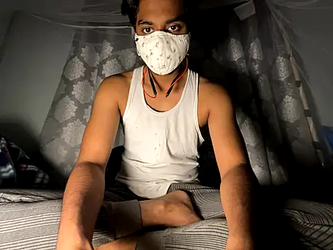 hunterboy2001 online show from December 2025 04:52:02 PM