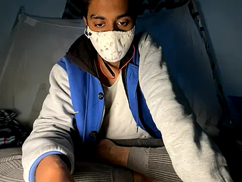 hunterboy2001 online show from December 2025 09:31:01 AM