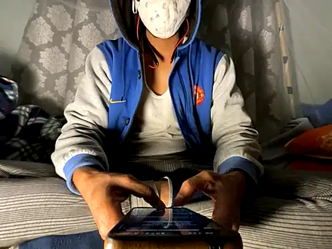 Snapshot of hunterboy2001 chatting on November 2025 04:08:01 PM hunterboy2001 online show from November 2025 04:08:01 PM