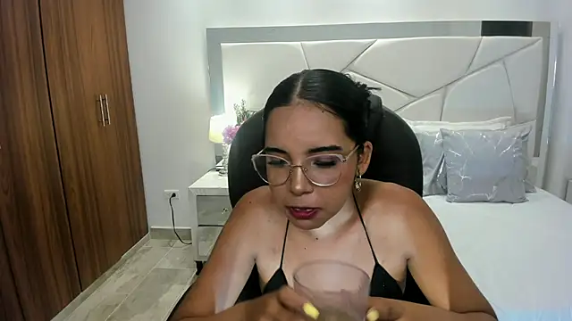 alana martiins online show from June 2026 11:43:01 PM