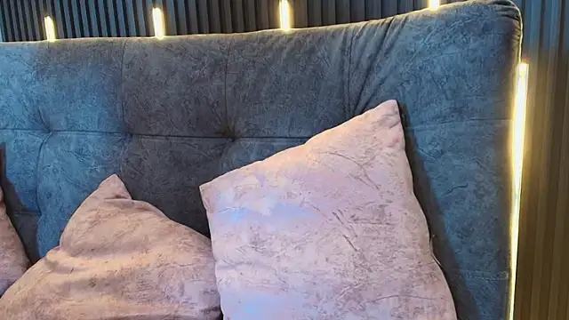 brunette candyy  online show from March 2026 01:14:02 PM