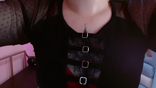 Keila x  online show from December 2025 08:54:01 PM