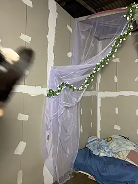 dakota021 online show from April 2026 12:50:01 AM