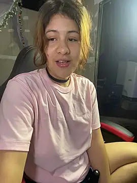 dakota021 online show from May 2026 11:52:02 PM