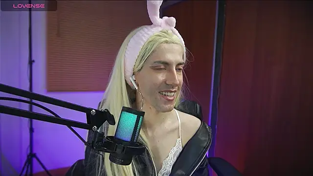 Asami y online show from April 2026 09:39:33 PM