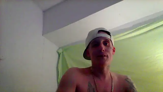 Snapshot of lottatoxicshyt chatting on February 2026 12:33:02 AM lottatoxicshyt online show from February 2026 12:33:02 AM