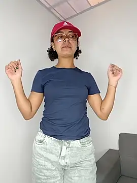 Snapshot of __VioletaHeaven__ chatting on February 2026 10:10:01 PM VioletaHeaven online show from February 2026 10:10:01 PM