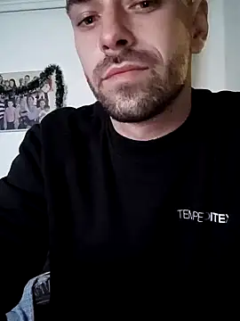 Elchicomalo29 online show from January 2026 11:22:01 PM