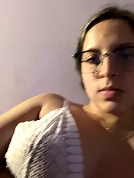 Snapshot of Vane_and_Zoe chatting on December 2025 08:26:01 PM Vane and Zoe online show from December 2025 08:26:01 PM