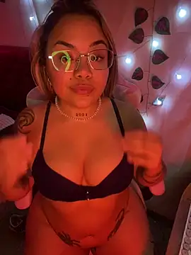 Snapshot of Lindalatina2001 chatting on May 2026 06:05:01 PM Lindalatina2001 online show from May 2026 06:05:01 PM