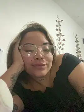 Lindalatina2001 online show from April 2026 02:27:01 AM