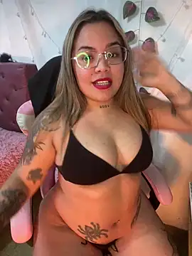 Snapshot of Lindalatina2001 chatting on June 2026 02:00:01 AM Lindalatina2001 online show from June 2026 02:00:01 AM