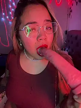 Snapshot of Lindalatina2001 chatting on May 2026 10:20:02 PM Lindalatina2001 online show from May 2026 10:20:02 PM