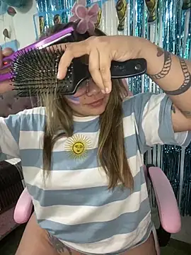 Lindalatina2001 online show from June 2026 04:50:01 PM