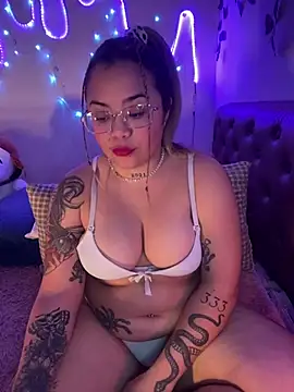 Snapshot of Lindalatina2001 chatting on June 2026 06:35:01 PM Lindalatina2001 online show from June 2026 06:35:01 PM