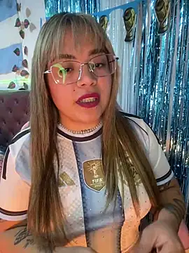 Lindalatina2001 online show from June 2026 12:30:01 AM