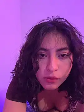 Snapshot of Arely-L1 chatting on February 2026 05:45:01 PM Arely-L1 online show from February 2026 05:45:01 PM