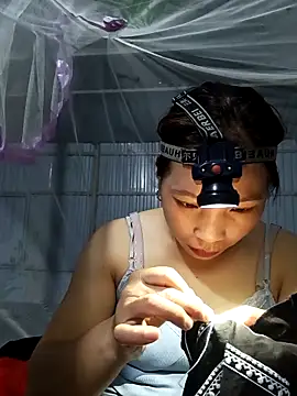 Evelyn-n online show from December 2025 11:35:01 AM