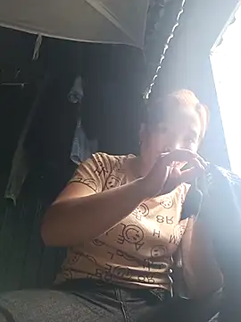 Evelyn-n online show from December 2025 08:27:02 AM