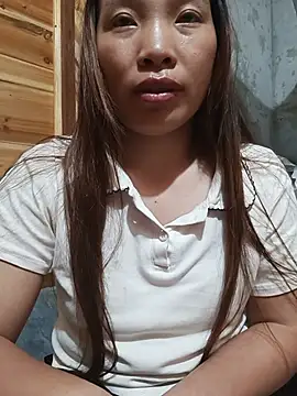 Snapshot of Evelyn-n chatting on July 2026 09:32:01 PM Evelyn-n online show from July 2026 09:32:01 PM