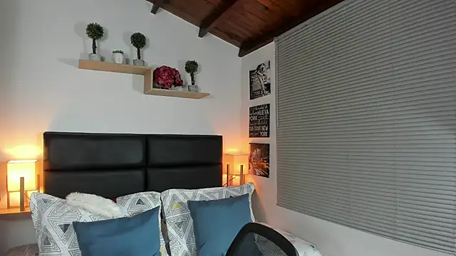 mike foxxx  online show from December 2025 02:47:02 AM