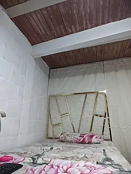 Julia-Blair online show from December 2025 05:36:01 PM