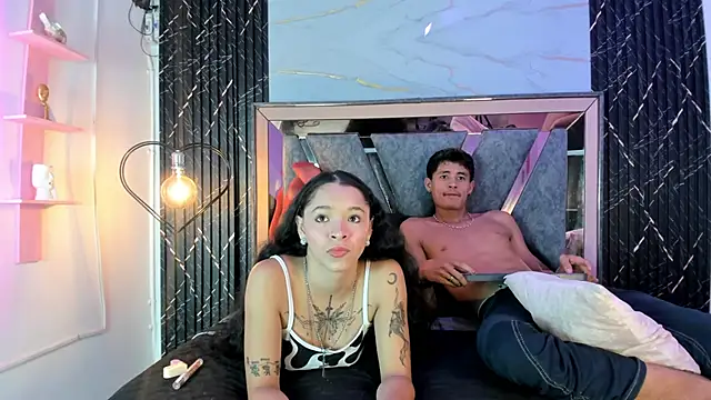 Snapshot of aaron_and_alahya chatting on December 2025 02:54:02 AM aaron and alahya online show from December 2025 02:54:02 AM