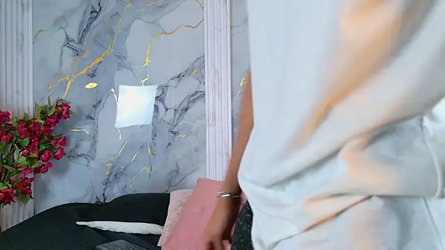 Snapshot of aaron_and_alahya chatting on December 2025 02:27:01 AM aaron and alahya online show from December 2025 02:27:01 AM