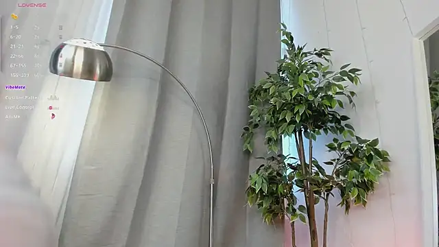 SoftDreamer online show from April 2026 02:09:02 PM