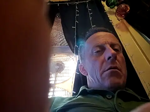 MrGuuDdick77 online show from April 2026 05:50:02 PM