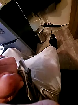 MrGuuDdick77 online show from April 2026 05:03:01 AM