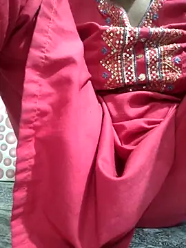 Renababy4567 online show from December 2025 05:17:02 AM