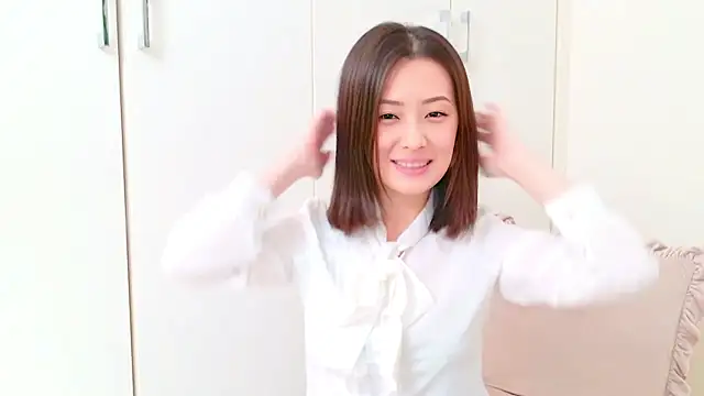 Hazuki 8 online show from December 2025 12:38:01 PM