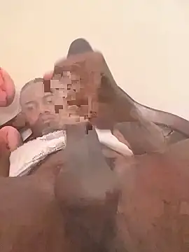 chico2246 online show from November 2025 01:01:02 PM