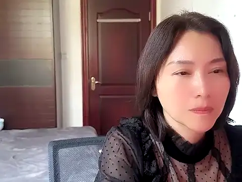 Snapshot of A-ZJunn chatting on December 2025 06:36:02 AM A-ZJunn online show from December 2025 06:36:02 AM