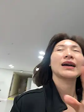 Snapshot of A-ZJunn chatting on February 2026 06:48:02 AM A-ZJunn online show from February 2026 06:48:02 AM