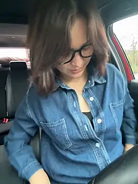 Snapshot of A-ZJunn chatting on March 2026 08:10:02 AM A-ZJunn online show from March 2026 08:10:02 AM