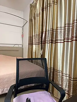 A-ZJunn online show from April 2026 01:23:02 PM