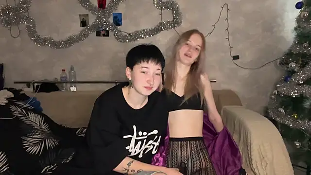 Snapshot of CelenFomes chatting on December 2025 09:02:02 AM CelenFomes online show from December 2025 09:02:02 AM