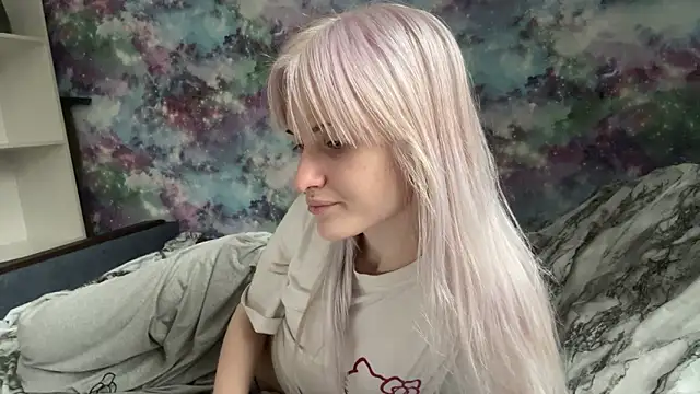 Snapshot of CelenFomes chatting on February 2026 06:11:01 AM CelenFomes online show from February 2026 06:11:01 AM