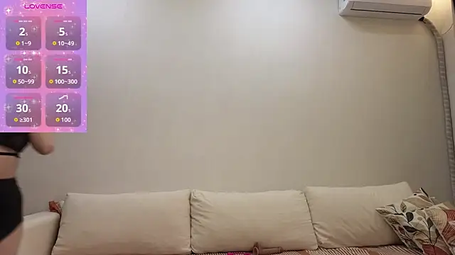 emiliblanc online show from December 2025 08:03:02 PM