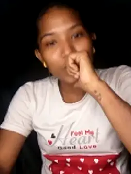 Snapshot of Hot_Mira01 chatting on December 2025 06:42:01 PM Hot Mira01 online show from December 2025 06:42:01 PM