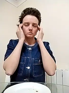 Amy01112 online show from April 2026 07:00:01 PM