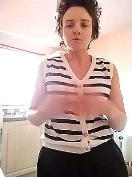 Amy01112 online show from May 2026 09:37:02 AM