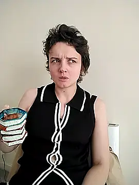 Amy01112 online show from May 2026 04:27:01 PM