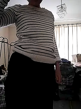 Amy01112 online show from May 2026 04:04:02 PM