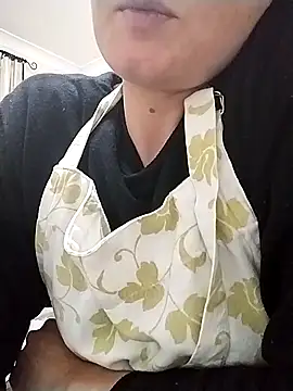 Amy01112 online show from April 2026 02:04:01 AM