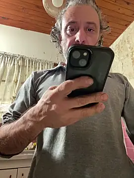 Petebulimia online show from April 2026 04:20:01 PM